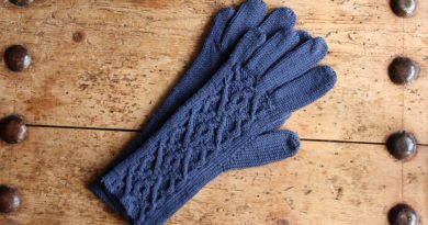 handmade women's merino wool gloves with cable pattern