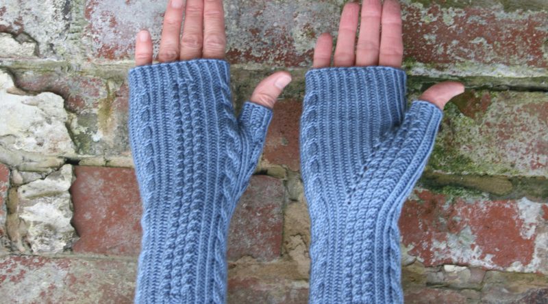 Vaulted Mittens – intermediate knitting pattern for fingerless gloves